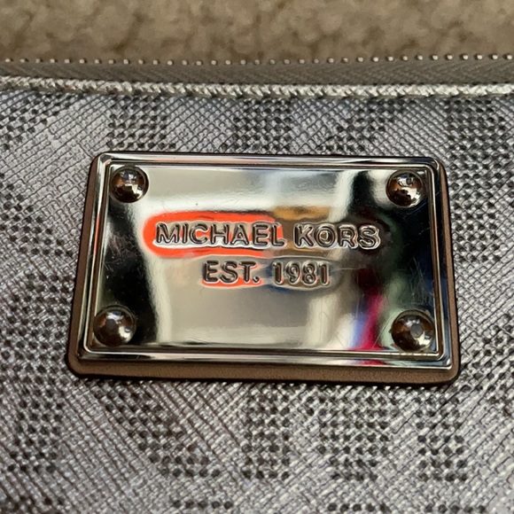 Silver Michael Kors Wallet/wristlet - Picture 4 of 4